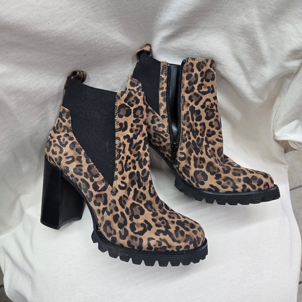 Gibson Latimer Leather Chunky Heeled Leopard Print Boots Size 8. Anthropologie